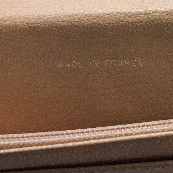Vintage Chanel Wallet w/ dust bag and box. - Picture 5 of 15